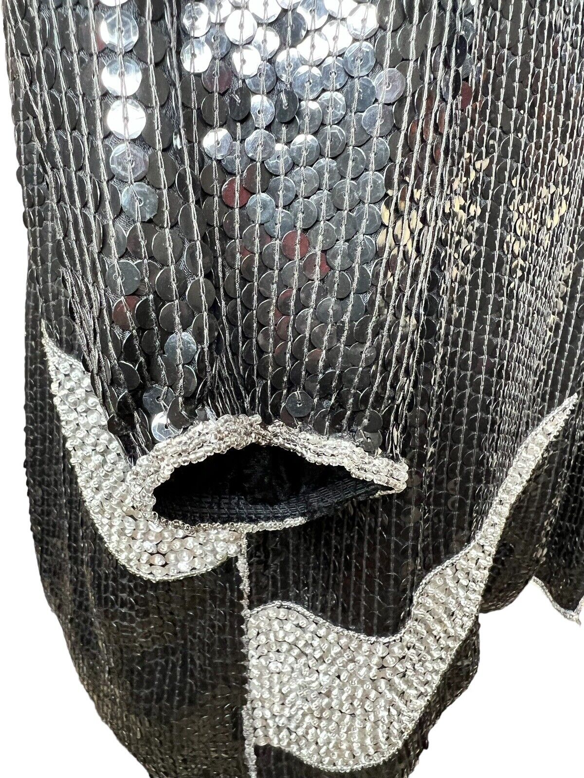 Women’s Silver & Black Silk Lined Sequined Knee Length Duster Size M/L