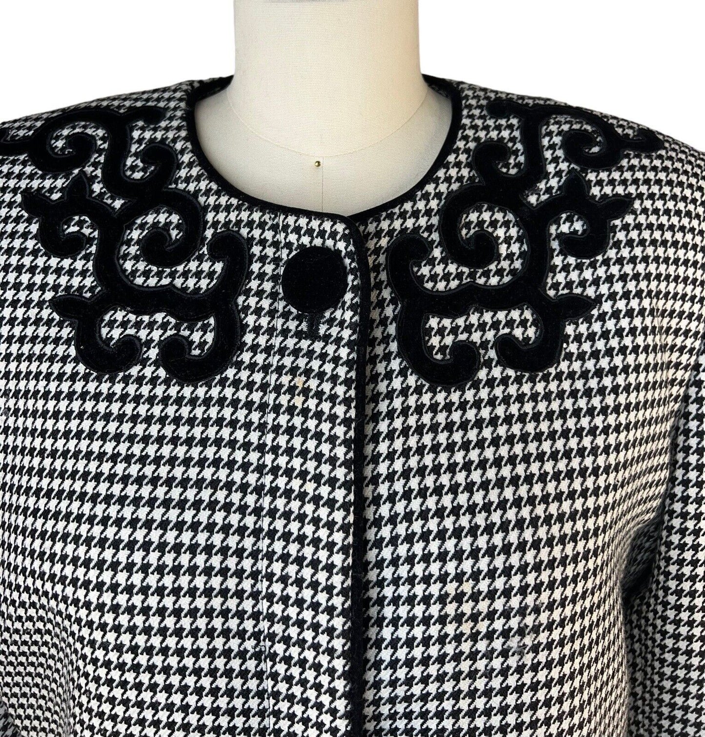 Emily Womens Houndstooth Blazer Velvet Appliqué Buttons Size 8