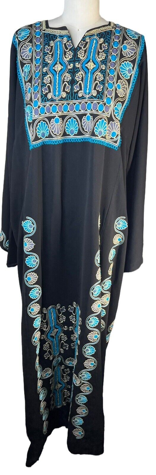 Al Maliha Black Dolman Sleeved Embroidered Kaftan